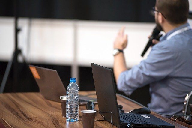 continuing education
Image par <a href="https://pixabay.com/fr/users/photomix-company-1546875/?utm_source=link-attribution&utm_medium=referral&utm_campaign=image&utm_content=3248255">Photo Mix</a> de <a href="https://pixabay.com/fr/?utm_source=link-attribution&utm_medium=referral&utm_campaign=image&utm_content=3248255">Pixabay</a>
